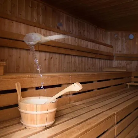 Sleeps 4 Pool Wifi T032020 * Crans-Montana