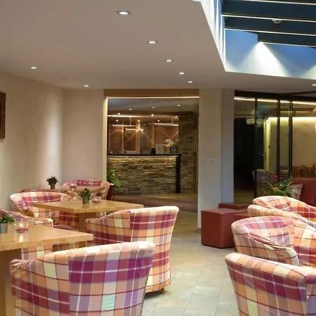 Appartement Sleeps 4 Pool Wifi T032020 *